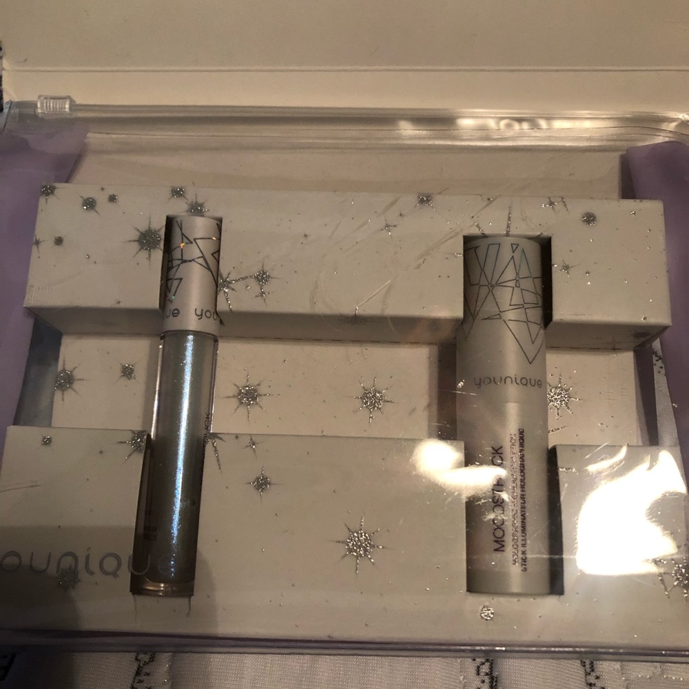 Younique Holographic Illuminator & Gloss